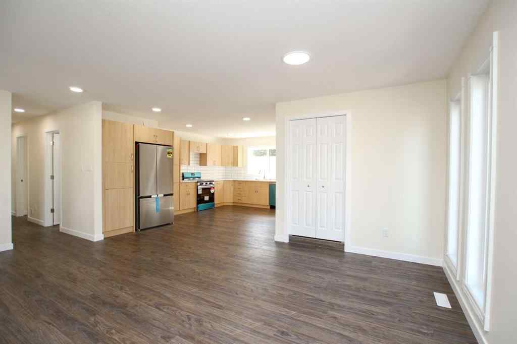 MLS® A2264154 - 27 Gregson Crescent  in Glendale Park Estates Red Deer, Residential