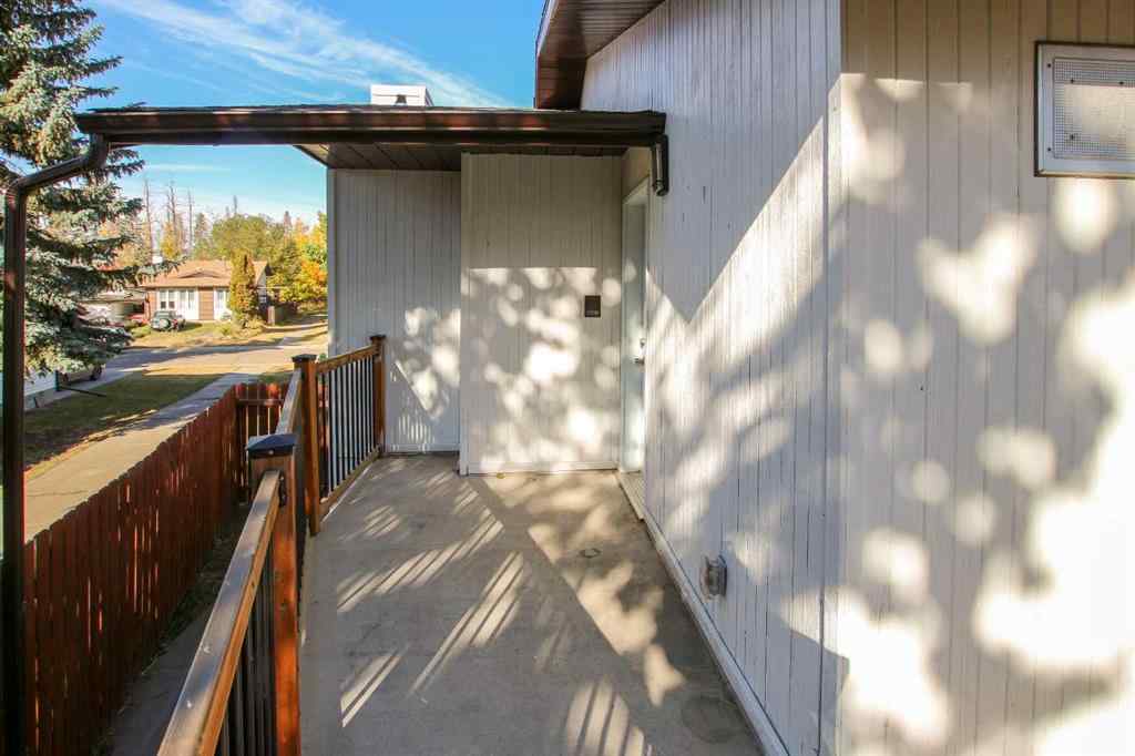 MLS® A2264154 - 27 Gregson Crescent  in Glendale Park Estates Red Deer, Residential