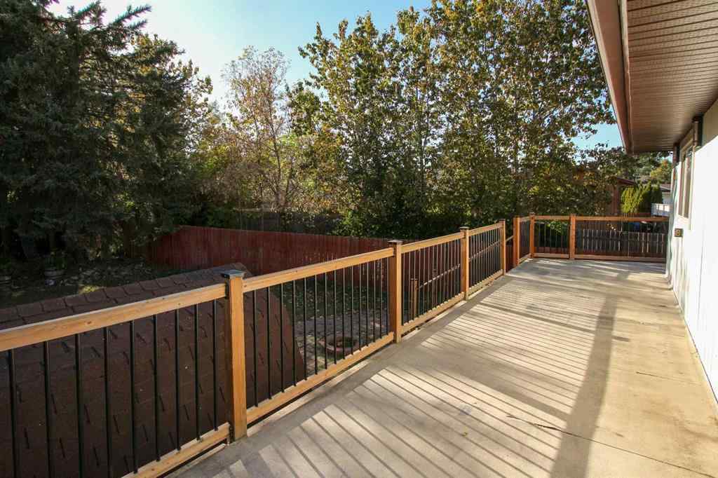 MLS® A2264154 - 27 Gregson Crescent  in Glendale Park Estates Red Deer, Residential