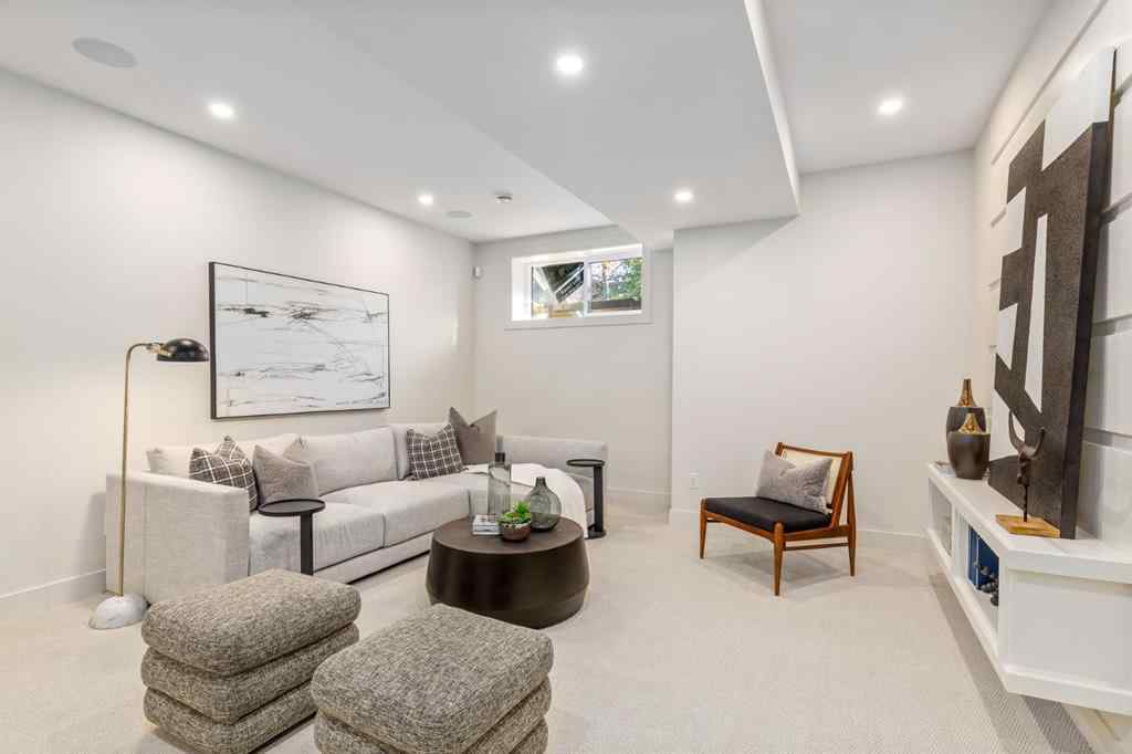 MLS® A2264155 - 727 15 Street NW in Hillhurst Calgary, Residential