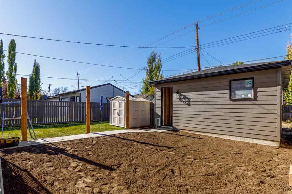 MLS® A2264155 - 727 15 Street NW in Hillhurst Calgary, Residential