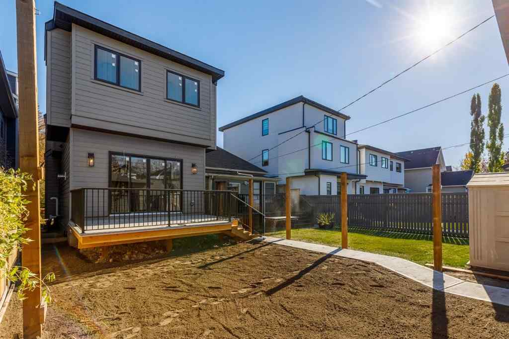 MLS® A2264155 - 727 15 Street NW in Hillhurst Calgary, Residential