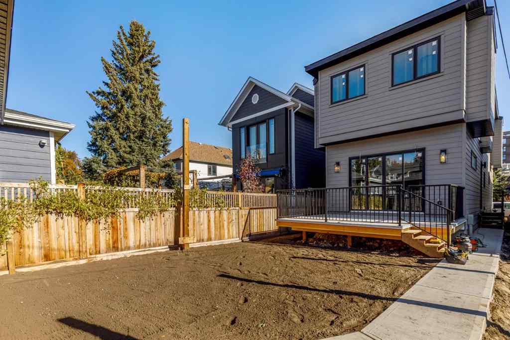 MLS® A2264155 - 727 15 Street NW in Hillhurst Calgary, Residential