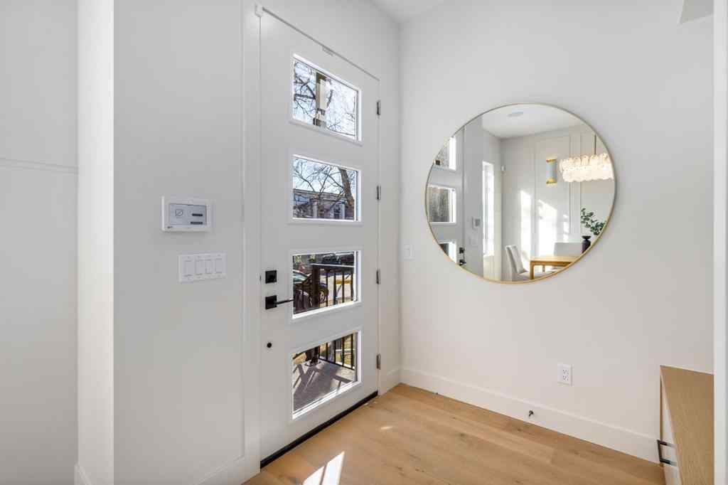 MLS® A2264155 - 727 15 Street NW in Hillhurst Calgary, Residential