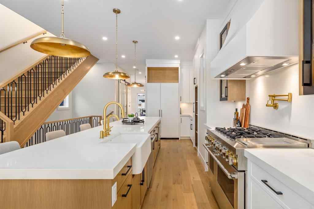 MLS® A2264155 - 727 15 Street NW in Hillhurst Calgary, Residential