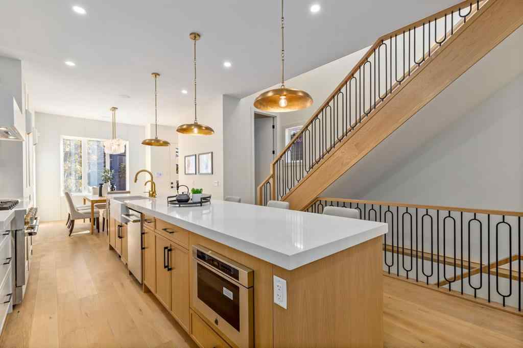 MLS® A2264155 - 727 15 Street NW in Hillhurst Calgary, Residential