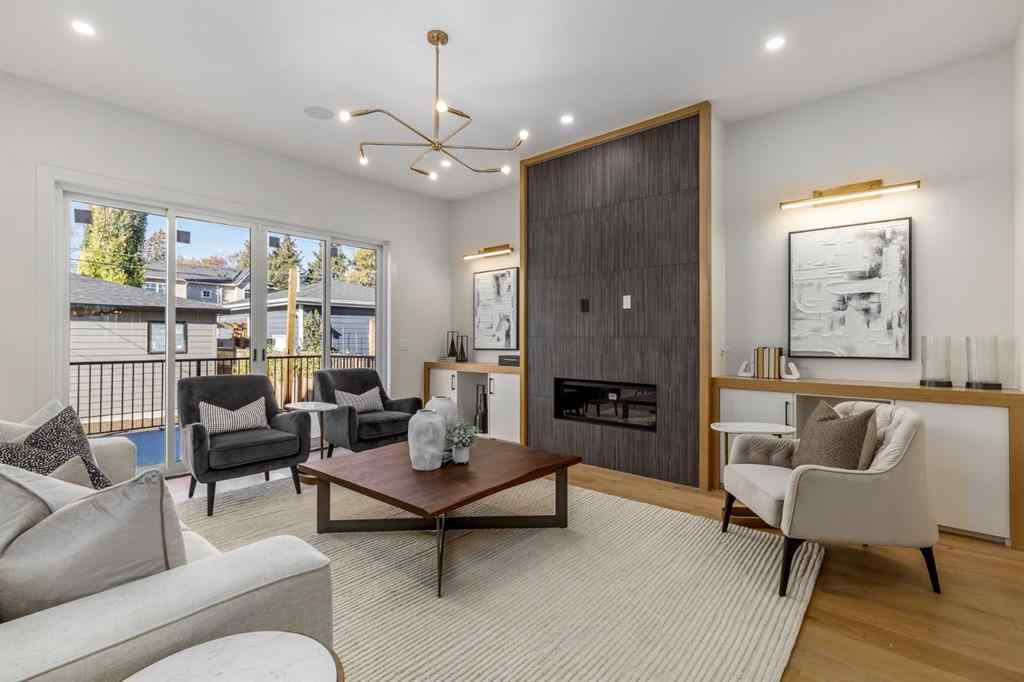 MLS® A2264155 - 727 15 Street NW in Hillhurst Calgary, Residential