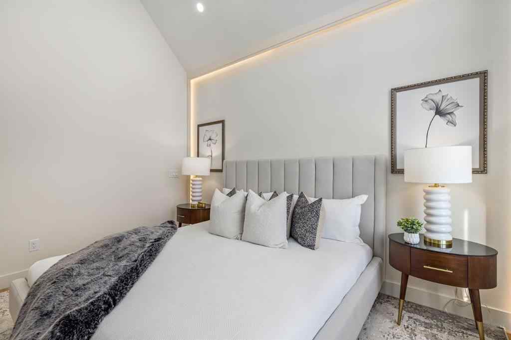 MLS® A2264155 - 727 15 Street NW in Hillhurst Calgary, Residential