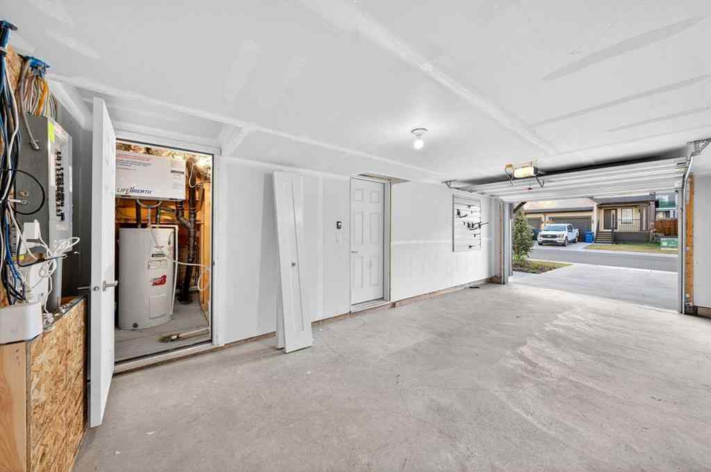 MLS® A2264158 - 675 South Point Heath SW in South Point Airdrie, Residential