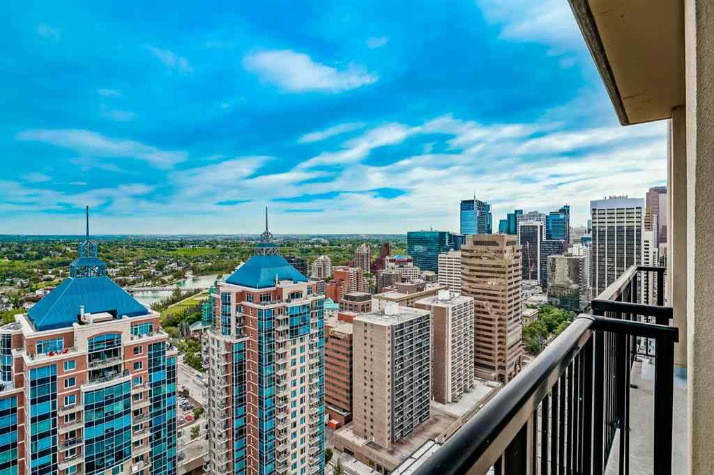 MLS® A2264159 - Unit #3303 930 6 Avenue SW in Downtown Commercial Core Calgary, Residential