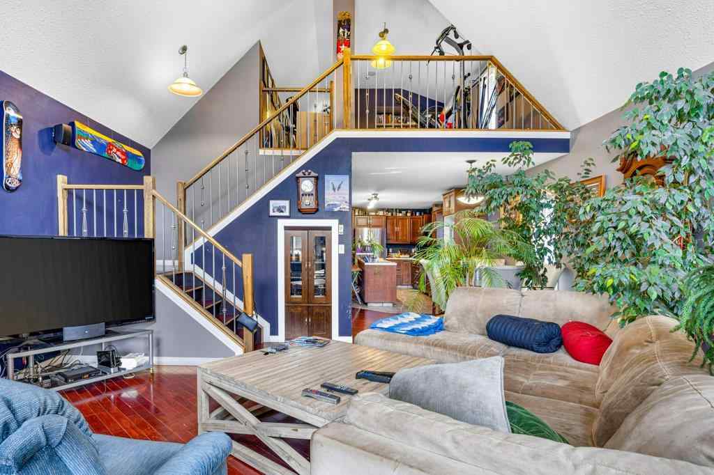 MLS® A2264167 - 412 Cougar Street  in NONE Banff, Residential