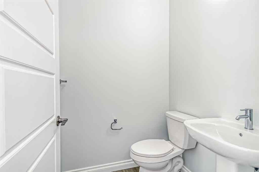 MLS® A2264168 - 37 Southborough Lane  in Southbow Landing Cochrane, Residential