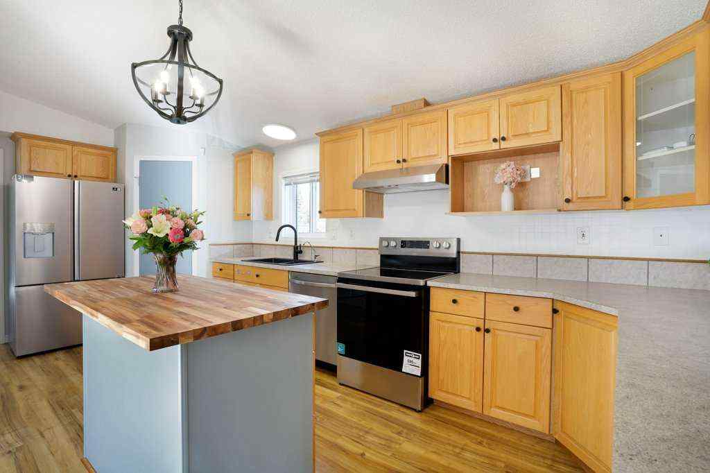 MLS® A2264171 - 57 RoseGlen Drive  in NONE Rosemary, Residential