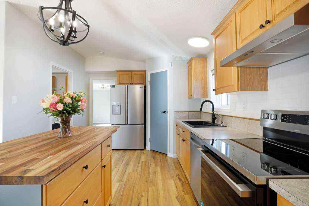 MLS® A2264171 - 57 RoseGlen Drive  in NONE Rosemary, Residential