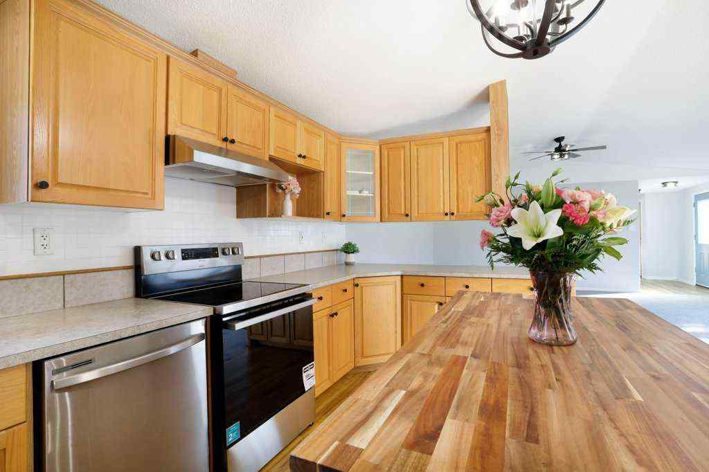 MLS® A2264171 - 57 RoseGlen Drive  in NONE Rosemary, Residential