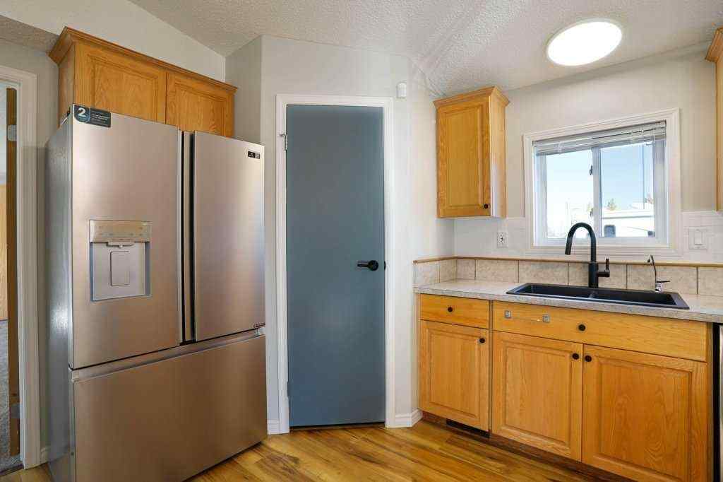 MLS® A2264171 - 57 RoseGlen Drive  in NONE Rosemary, Residential