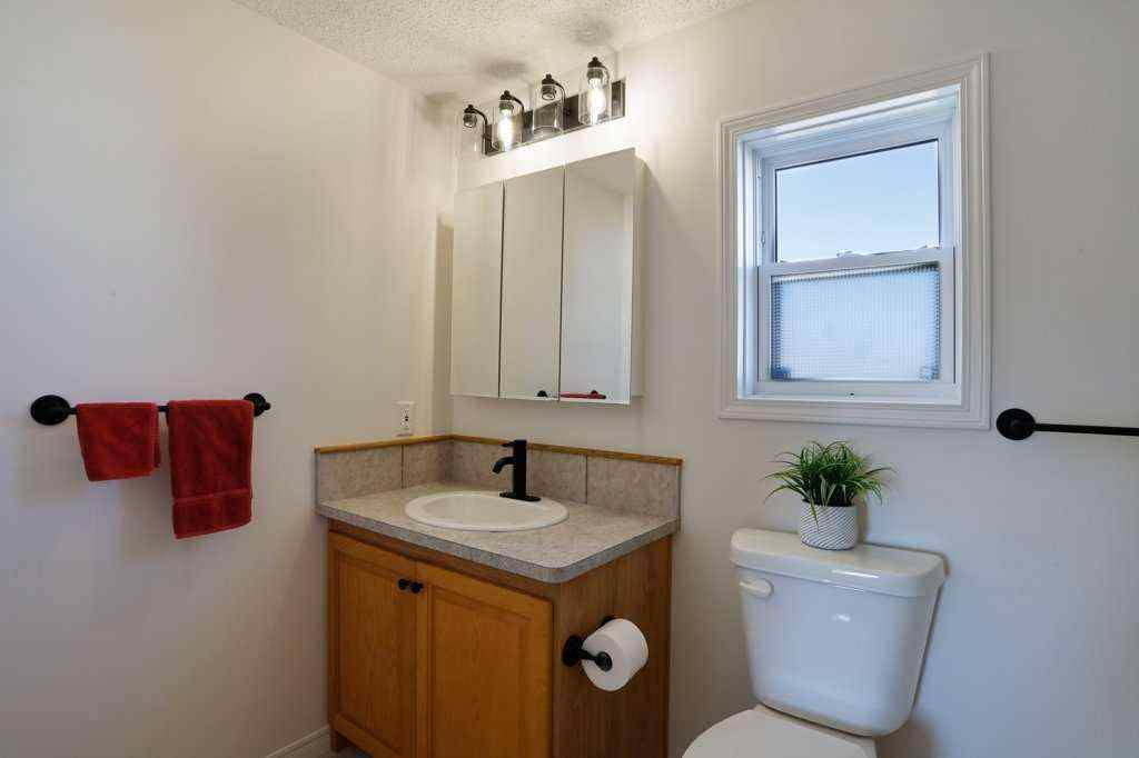 MLS® A2264171 - 57 RoseGlen Drive  in NONE Rosemary, Residential