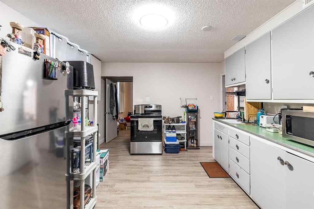 MLS® A2264173 - 241 11 Street SW in SW Hill Medicine Hat, Residential
