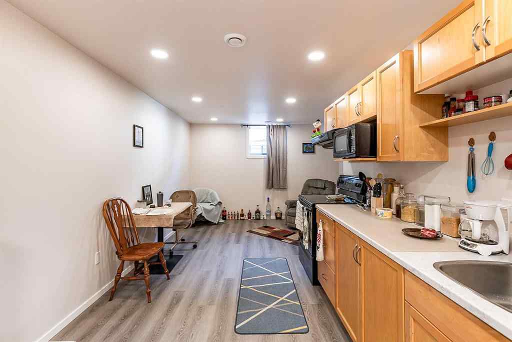 MLS® A2264173 - 241 11 Street SW in SW Hill Medicine Hat, Residential