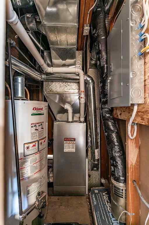 MLS® A2264173 - 241 11 Street SW in SW Hill Medicine Hat, Residential