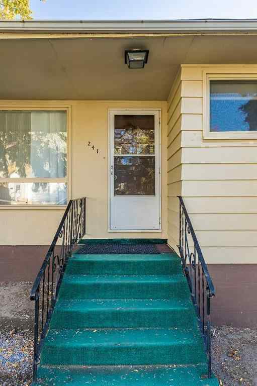 MLS® A2264173 - 241 11 Street SW in SW Hill Medicine Hat, Residential