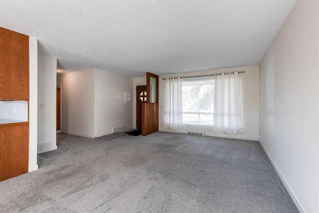 MLS® A2264173 - 241 11 Street SW in SW Hill Medicine Hat, Residential