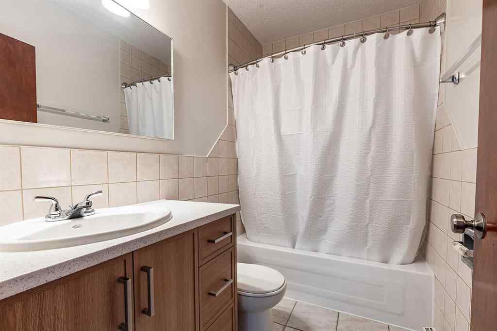 MLS® A2264173 - 241 11 Street SW in SW Hill Medicine Hat, Residential