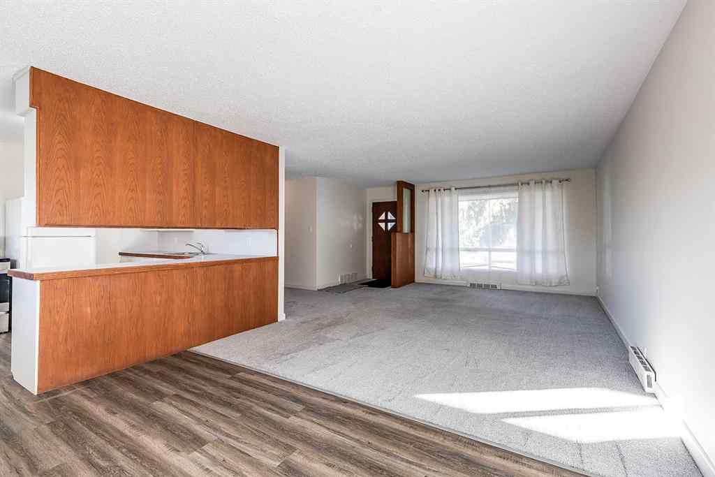 MLS® A2264173 - 241 11 Street SW in SW Hill Medicine Hat, Residential