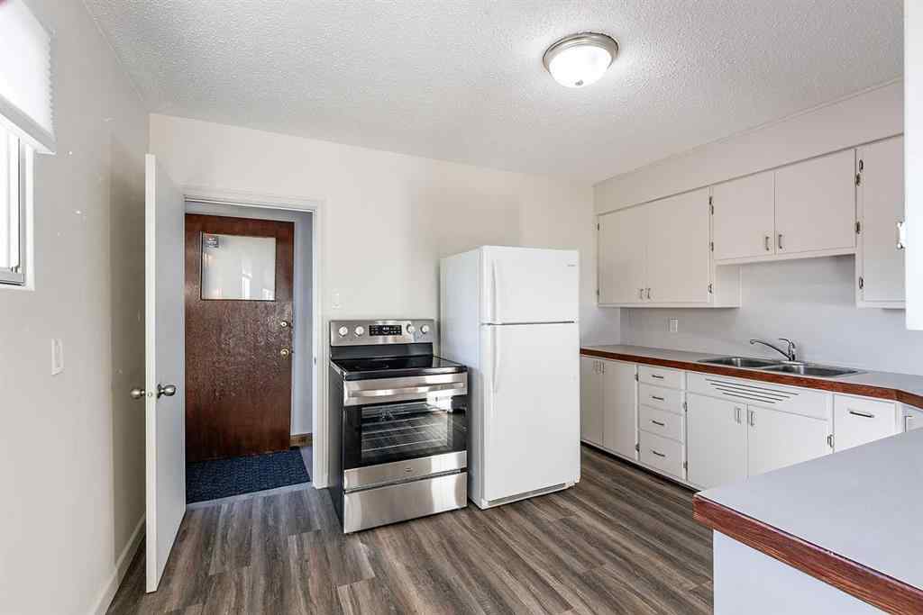 MLS® A2264173 - 241 11 Street SW in SW Hill Medicine Hat, Residential
