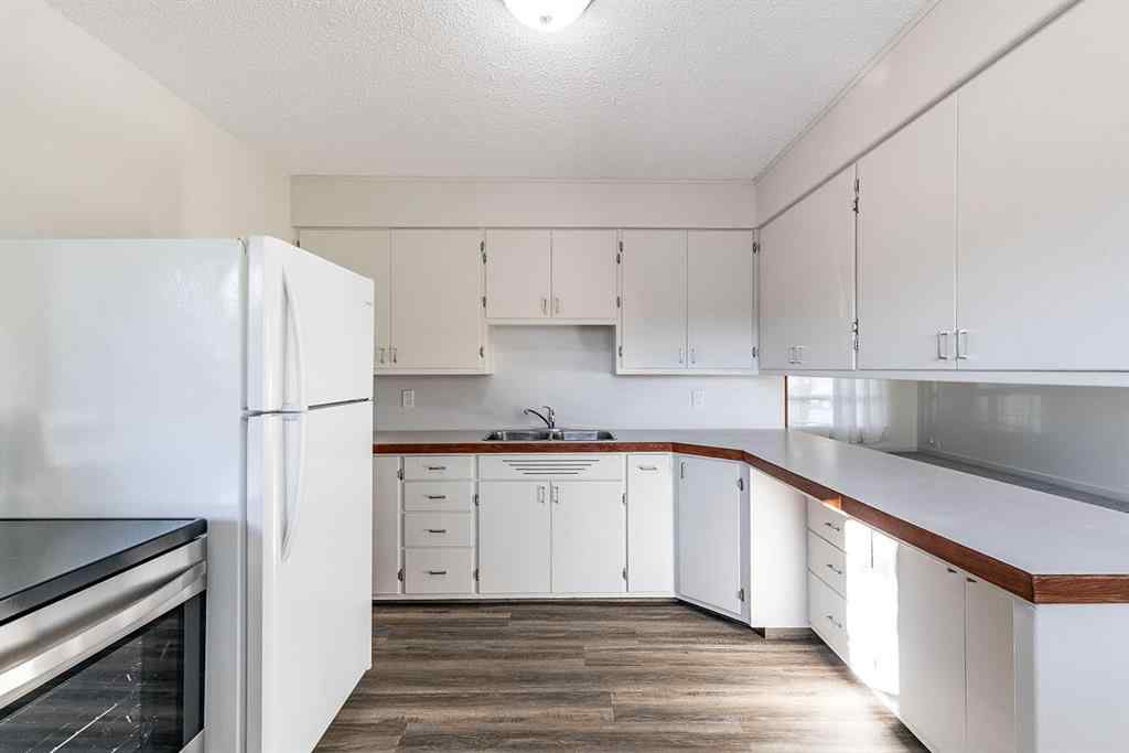 MLS® A2264173 - 241 11 Street SW in SW Hill Medicine Hat, Residential