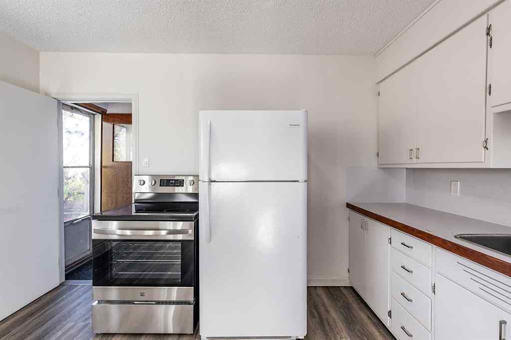 MLS® A2264173 - 241 11 Street SW in SW Hill Medicine Hat, Residential