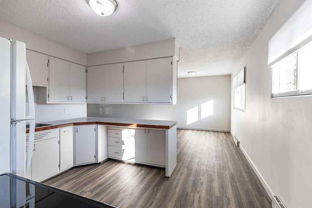 MLS® A2264173 - 241 11 Street SW in SW Hill Medicine Hat, Residential