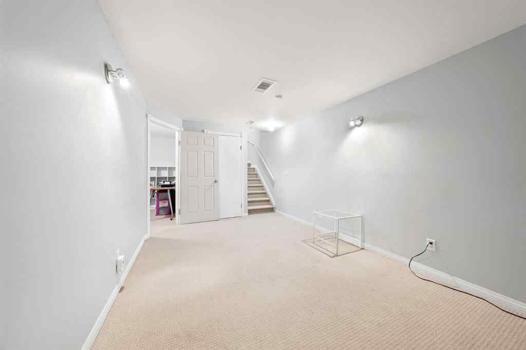 MLS® A2264178 - 527 Prestwick Circle SE in McKenzie Towne Calgary, Residential