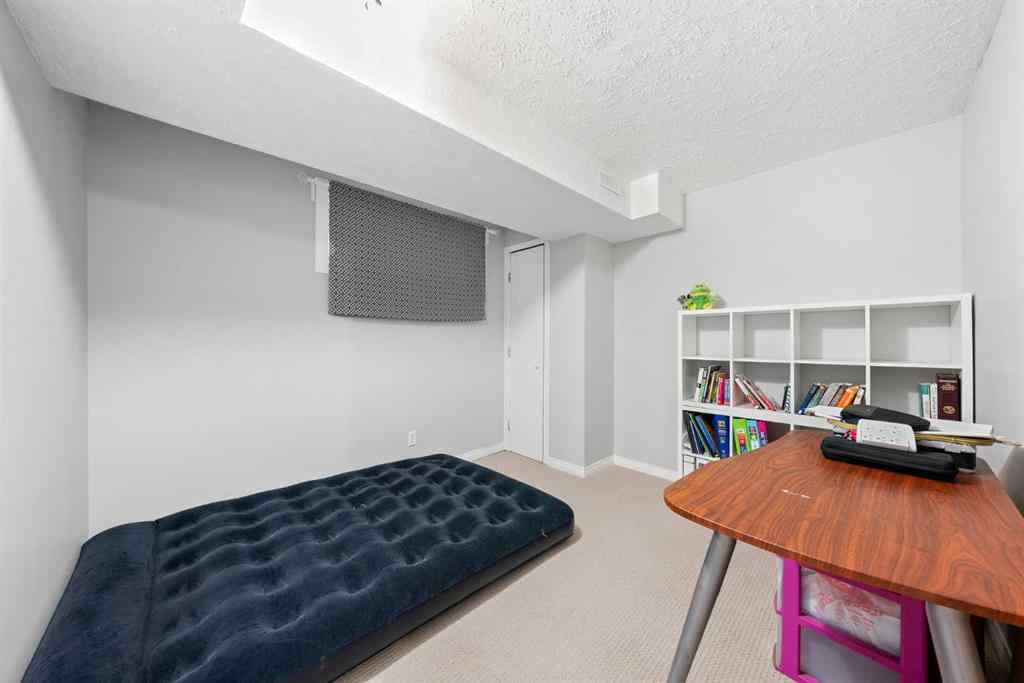 MLS® A2264178 - 527 Prestwick Circle SE in McKenzie Towne Calgary, Residential