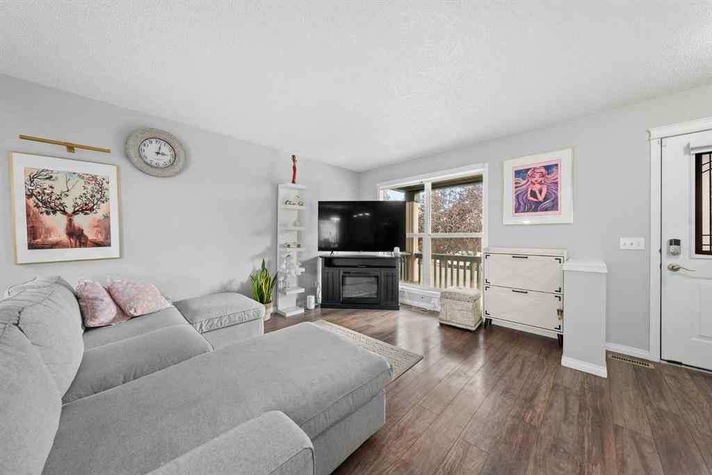 MLS® A2264178 - 527 Prestwick Circle SE in McKenzie Towne Calgary, Residential