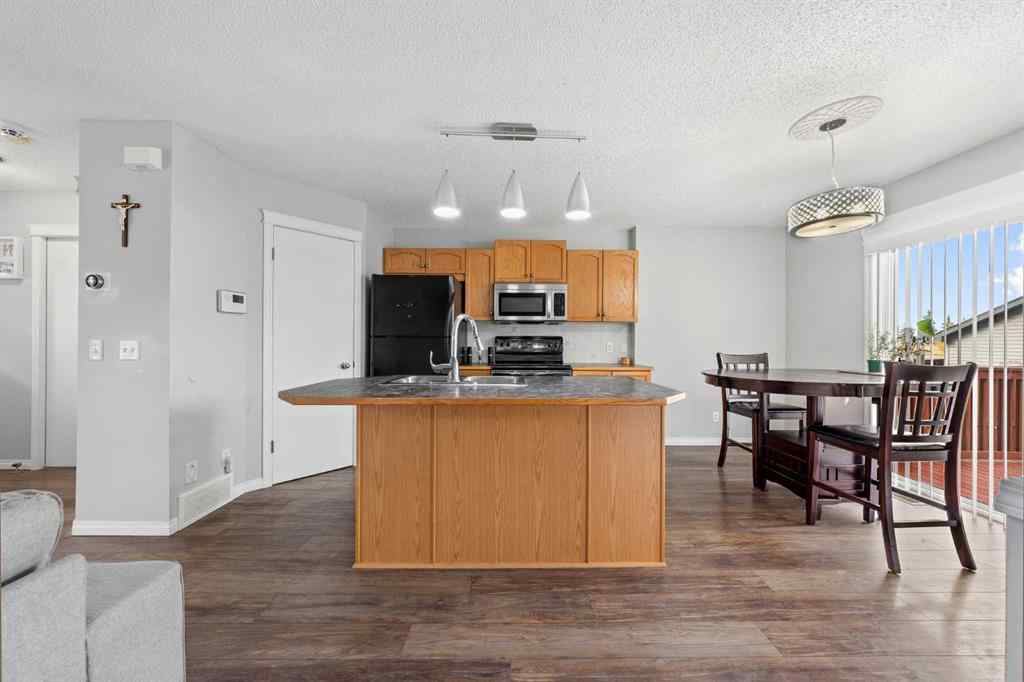 MLS® A2264178 - 527 Prestwick Circle SE in McKenzie Towne Calgary, Residential