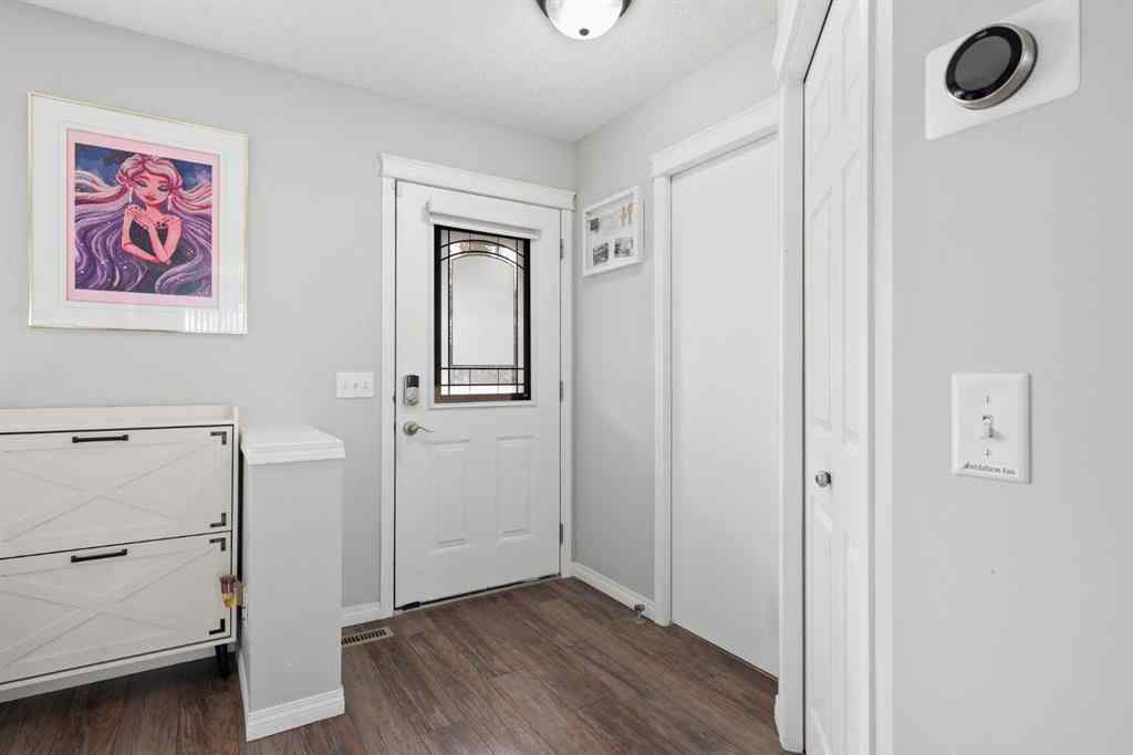 MLS® A2264178 - 527 Prestwick Circle SE in McKenzie Towne Calgary, Residential