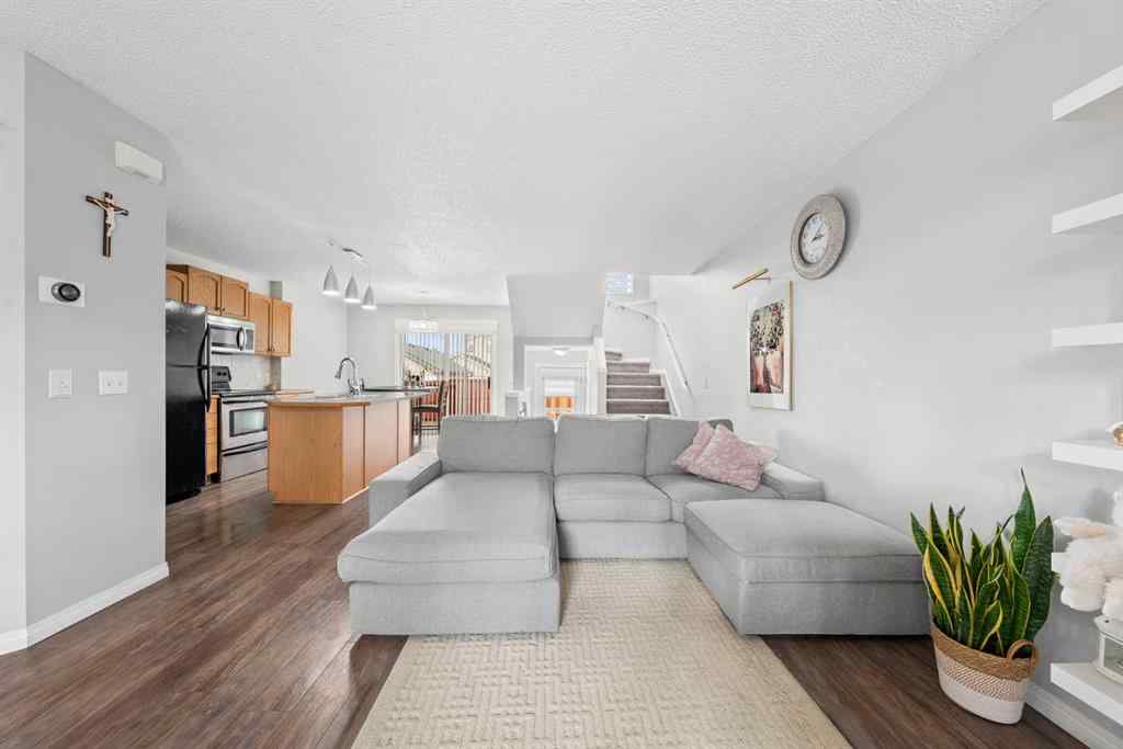 MLS® A2264178 - 527 Prestwick Circle SE in McKenzie Towne Calgary, Residential