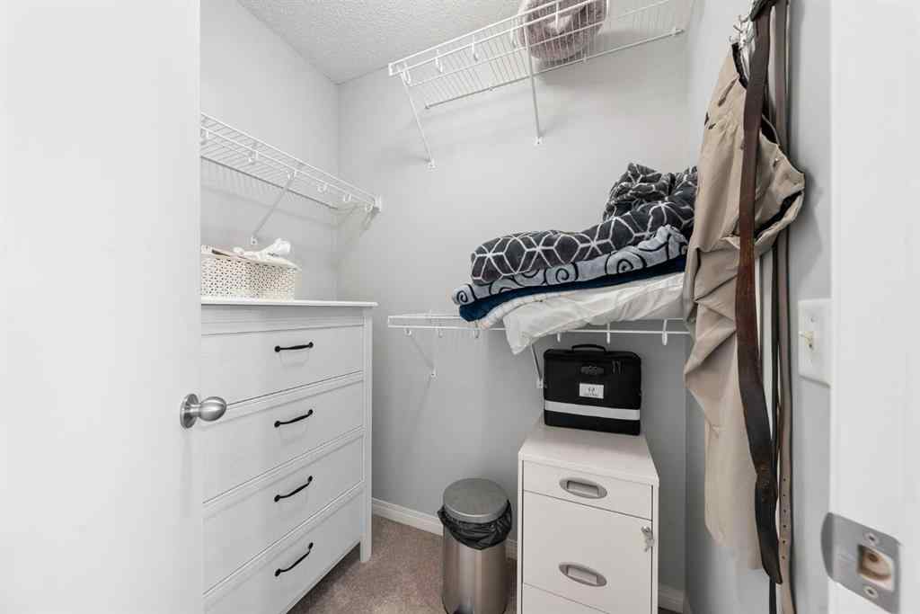 MLS® A2264178 - 527 Prestwick Circle SE in McKenzie Towne Calgary, Residential