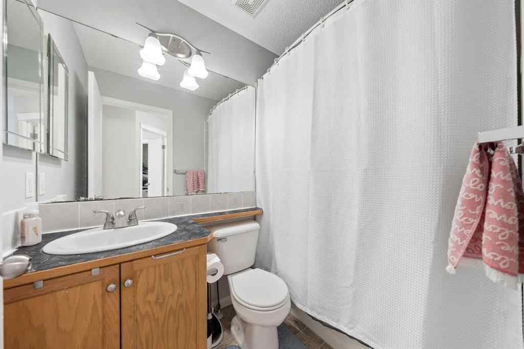 MLS® A2264178 - 527 Prestwick Circle SE in McKenzie Towne Calgary, Residential