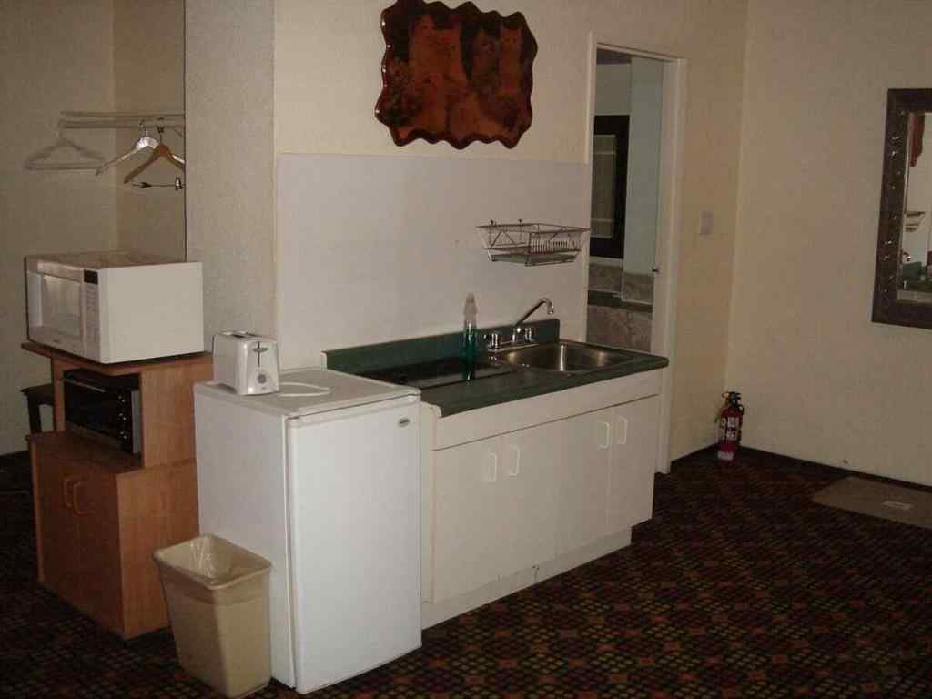 MLS® A2264179 - 4830 4 Avenue  in Edson Edson, Commercial