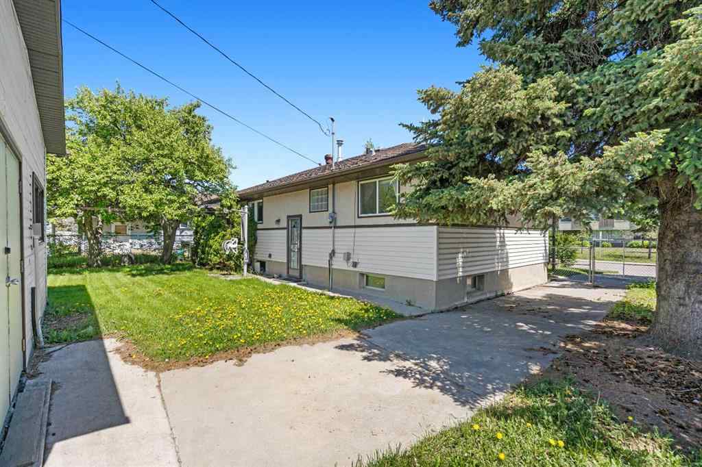 MLS® A2264182 - 703 47 Street SE in Forest Heights Calgary, Residential