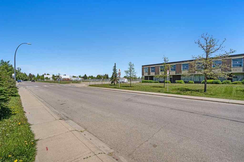 MLS® A2264182 - 703 47 Street SE in Forest Heights Calgary, Residential