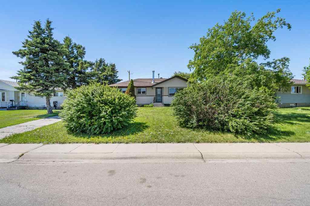 MLS® A2264182 - 703 47 Street SE in Forest Heights Calgary, Residential