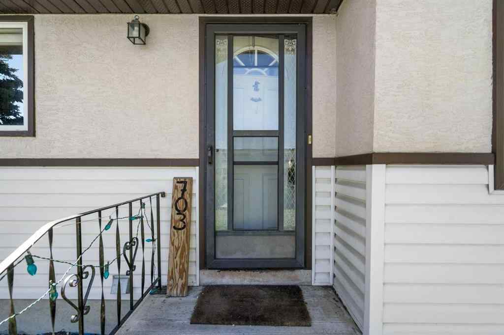 MLS® A2264182 - 703 47 Street SE in Forest Heights Calgary, Residential