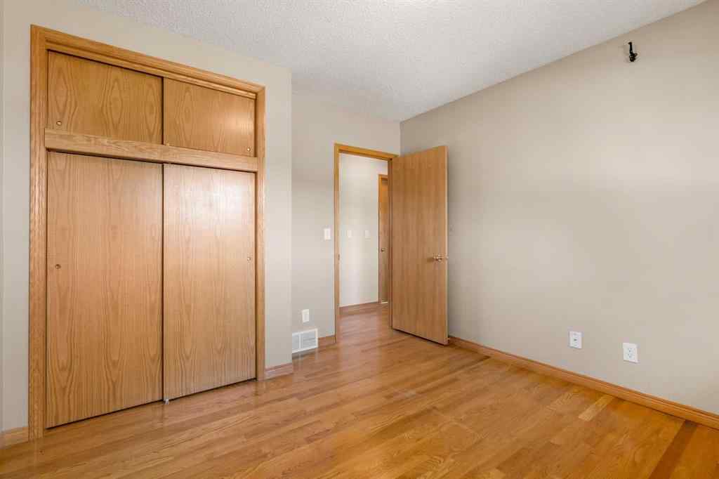 MLS® A2264182 - 703 47 Street SE in Forest Heights Calgary, Residential