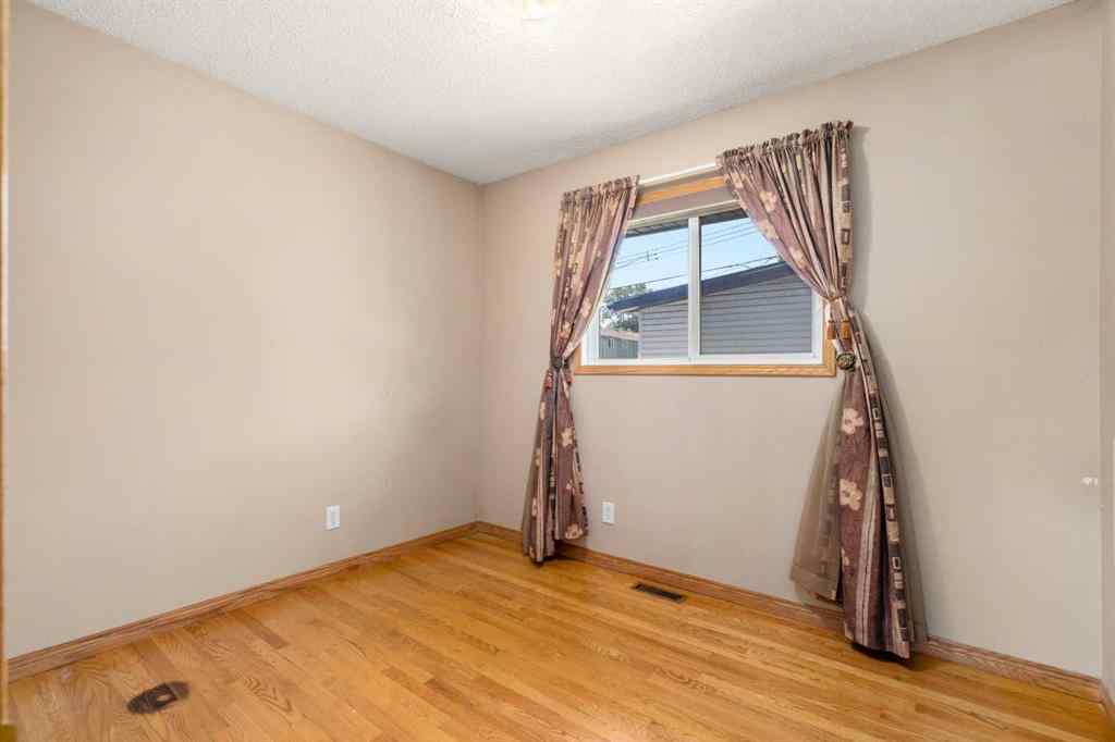 MLS® A2264182 - 703 47 Street SE in Forest Heights Calgary, Residential