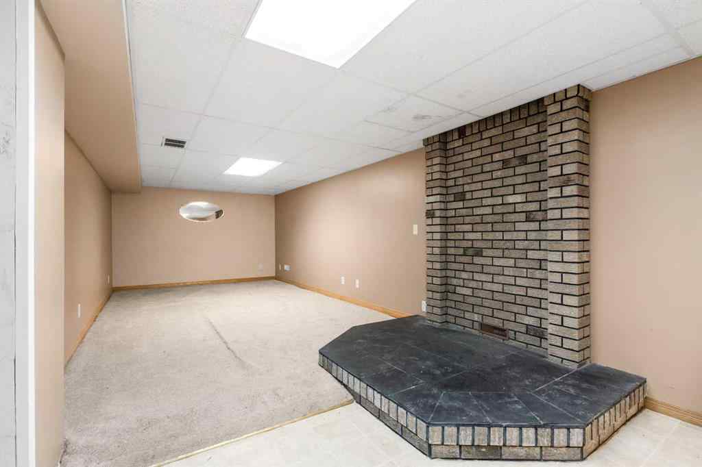 MLS® A2264182 - 703 47 Street SE in Forest Heights Calgary, Residential