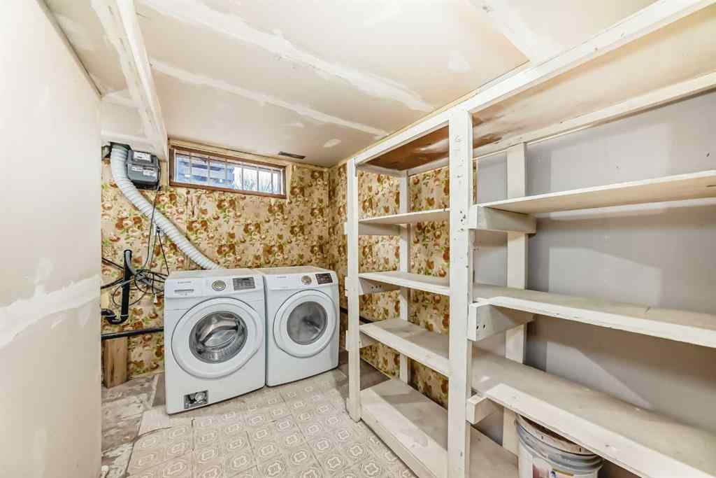 MLS® A2264185 - 3224 41 Street SE in Dover Calgary, Residential