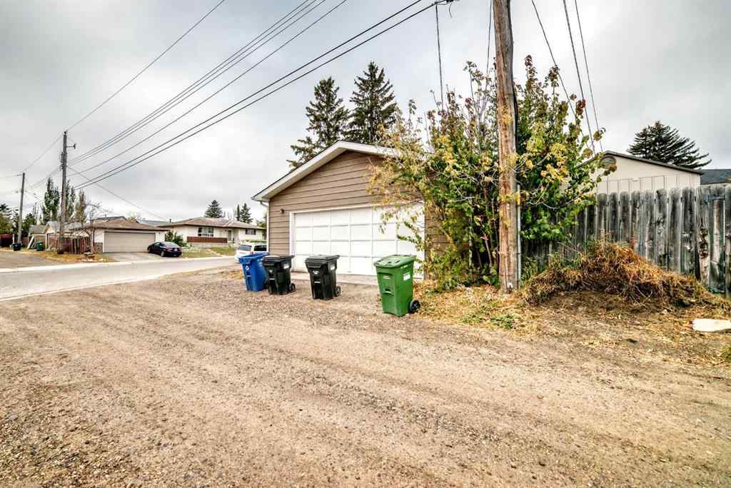 MLS® A2264185 - 3224 41 Street SE in Dover Calgary, Residential
